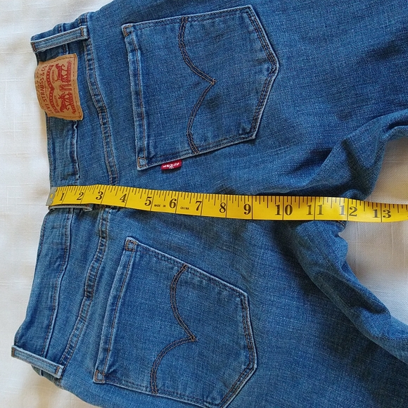 Levi's 724 High Rise Straight Leg Crop Jeans Mid Blue Wash Size 28 - Picture 13 of 17